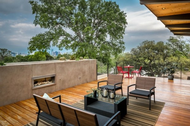 superbe terrasse aménagée avec vue sur austin texas