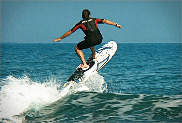 surf électrique idee planche a moteur aquila
