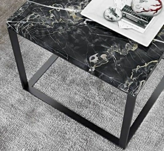 table basse marbre foncé