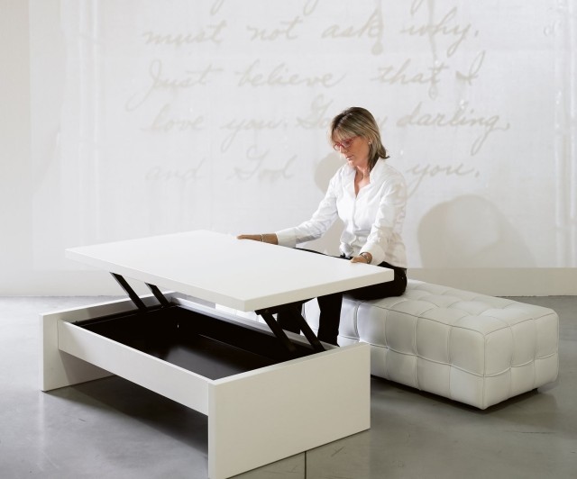 table-basse-relevable-idee-originale-couleur-blanche-ottoman