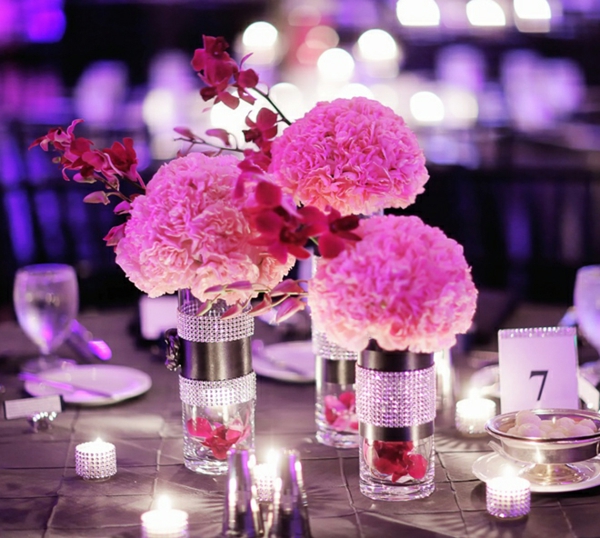 table elegante fleurs paillettes