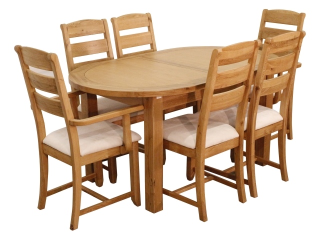 table-extensible-idée-originale-forme-ovale-chaises