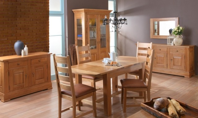 table-extensible-idée-originale-table-rectangulaire-bois-chaises
