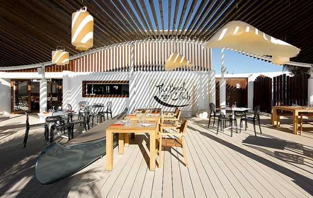 table manger bois restaurant Hard Rock Hôtel Ibiza