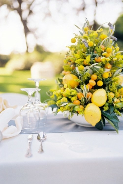table mariage fleurs jaunes