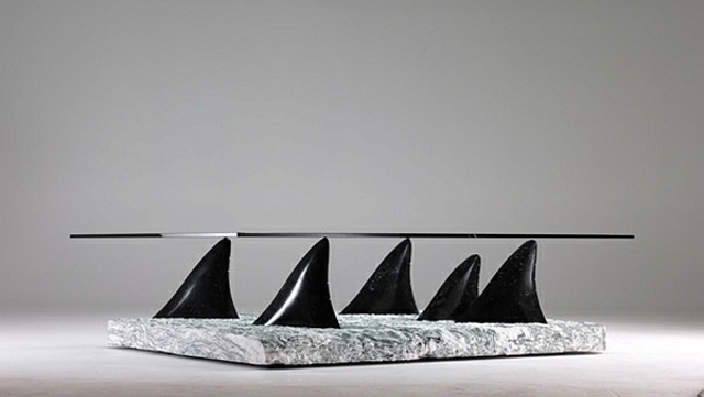 table salon design sculptural intéressant