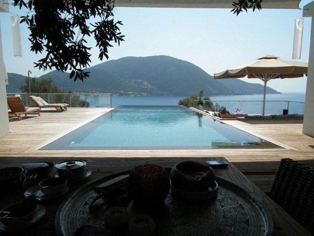 terrasse design piscine luxe