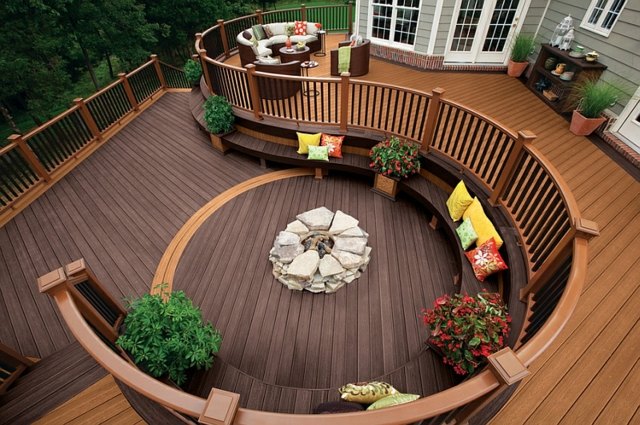 terrasse jardin balustre bois circulaire niveau foyer