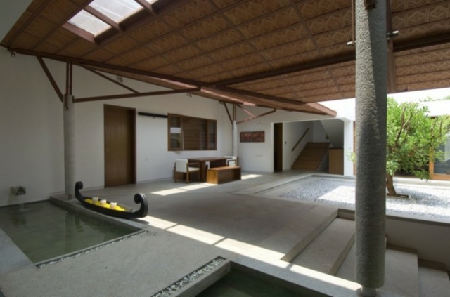 terrasse minimaliste avec bassin