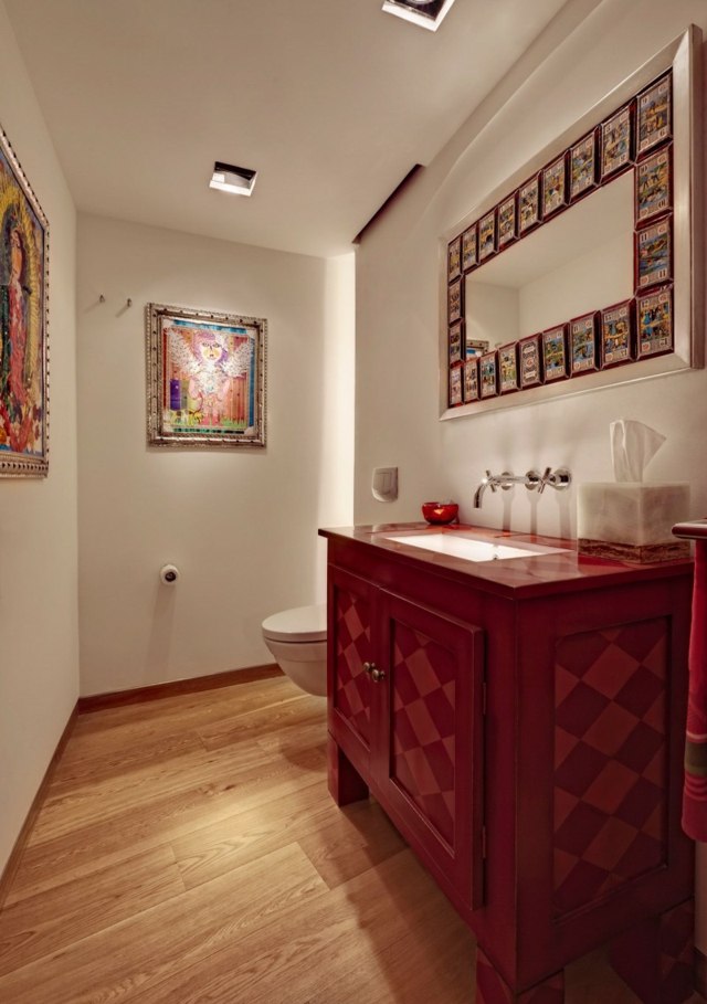 toilettes placard design eclairage interieur rouge miroir cadre