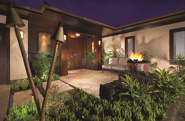torches brasero bambous villa cour jardin nuit eclairage bois exterieur-debord-gouttiere