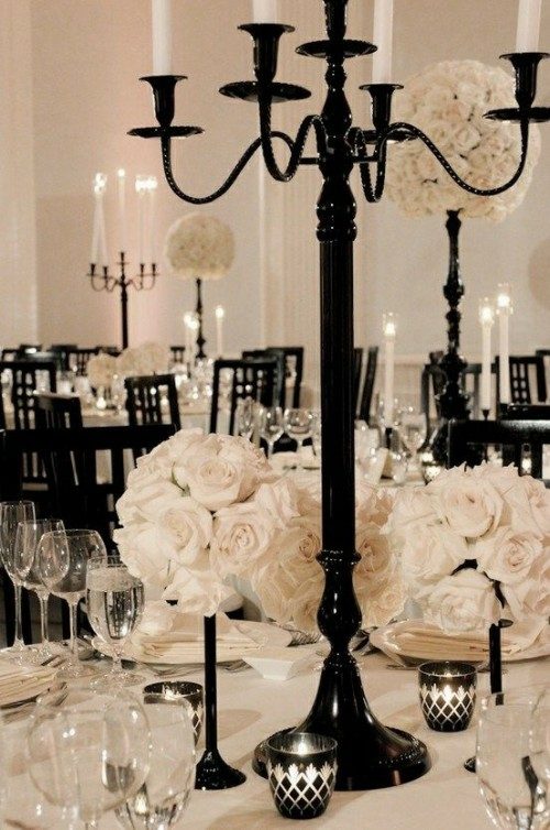 toussaint deco mariage candelabre roses blanches