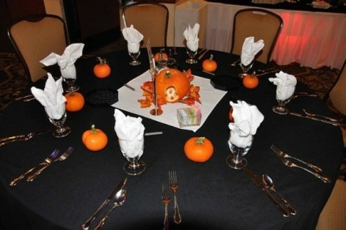 toussaint deco mariage table ronde citrouille orange