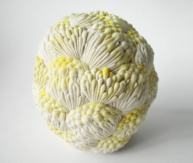 vase interessant porcelaine jaune blanc