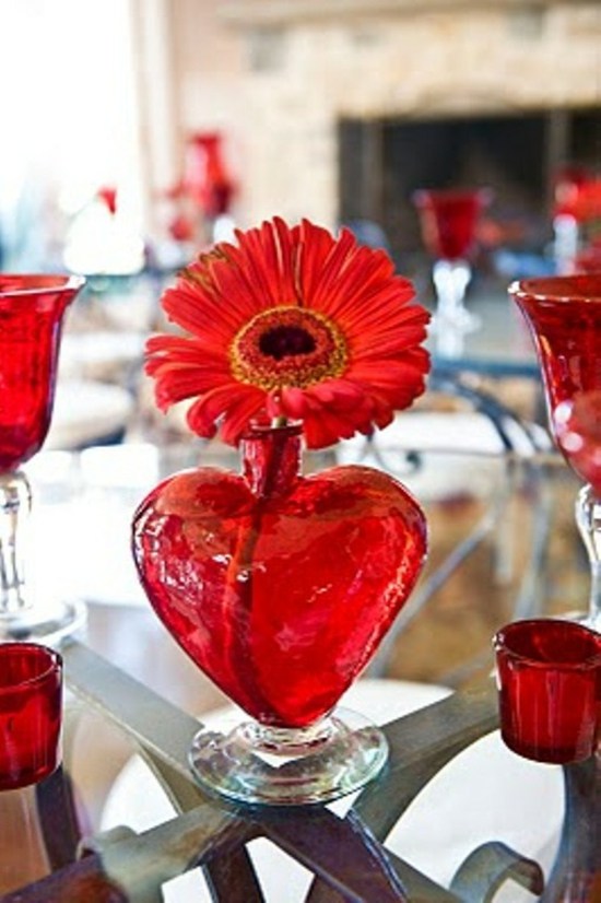 vase rouge décoration coeur maison