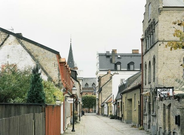 vieille rue suédoise accueille nouvelle addition moderne