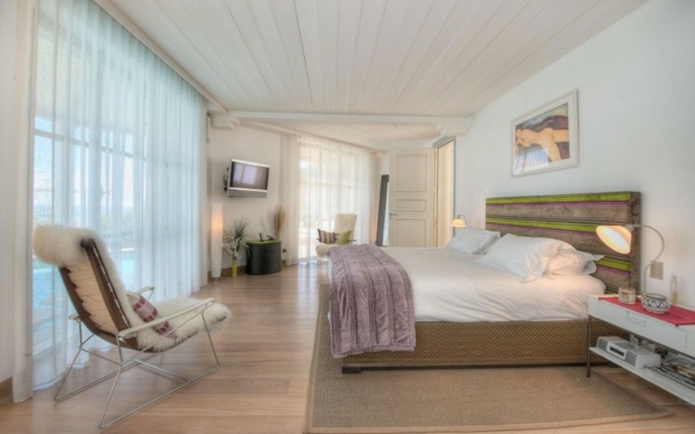 villa de luxe couleurs naturelles cinq chambres invités amis vacances 
