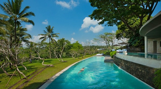 villa design piscine moderne
