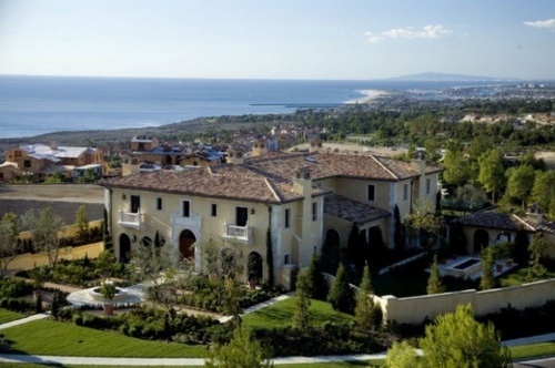 villa de luxe moderne style mediterraneen
