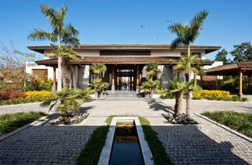 villa moderne jardin palmiers