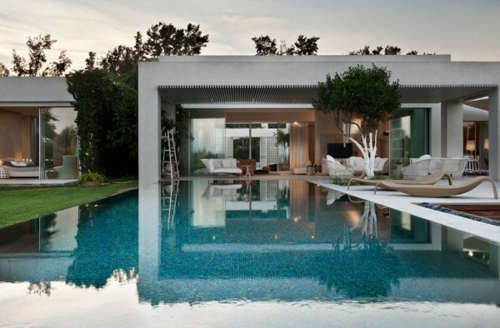 villa moderne luxe jardin