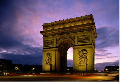 voyage en france paris arc triomphe napoleon eclairage
