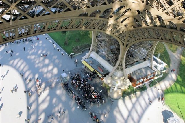 vue par Tour Eiffel Paris